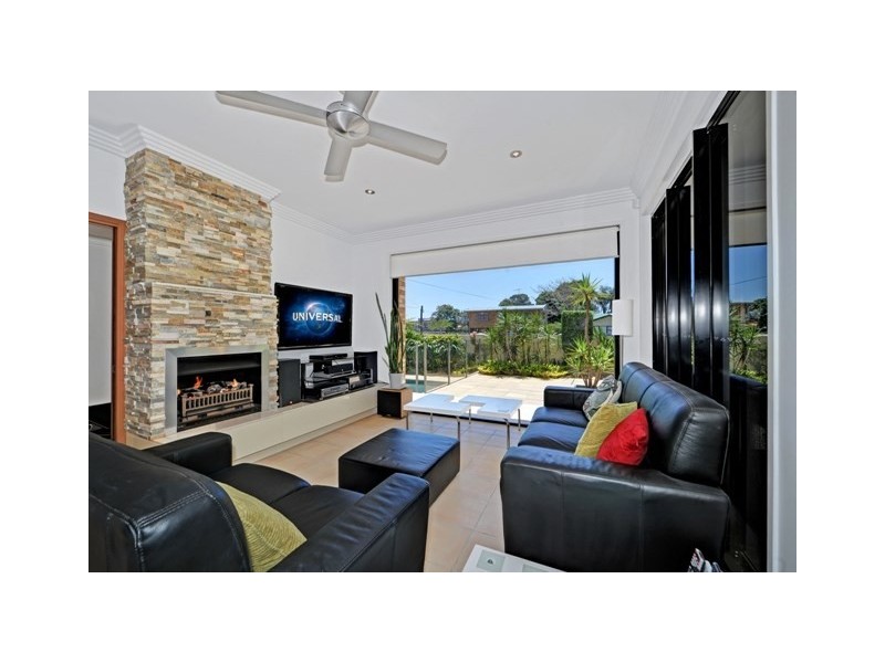 1/10 Broad Street, Labrador QLD 4215
