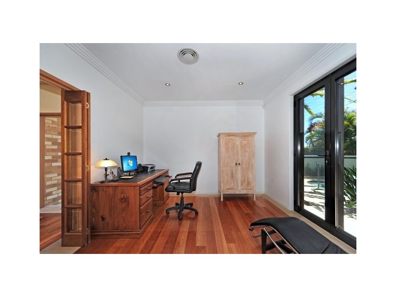 1/10 Broad Street, Labrador QLD 4215