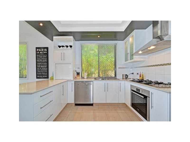 1/10 Broad Street, Labrador QLD 4215