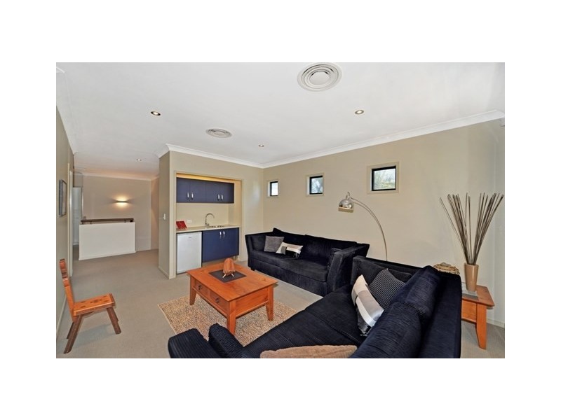 1/10 Broad Street, Labrador QLD 4215