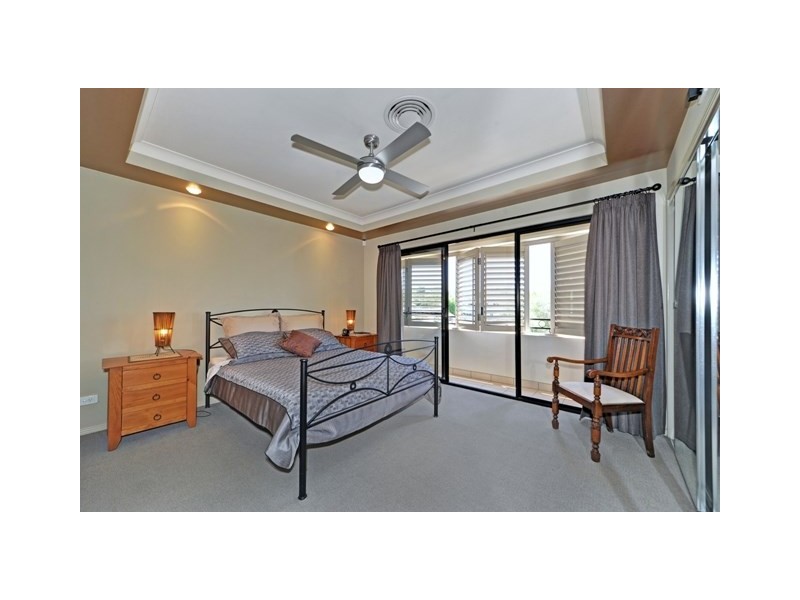 1/10 Broad Street, Labrador QLD 4215