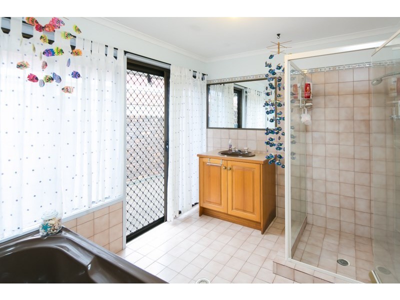 16 Marco Polo Place, Hollywell QLD 4216