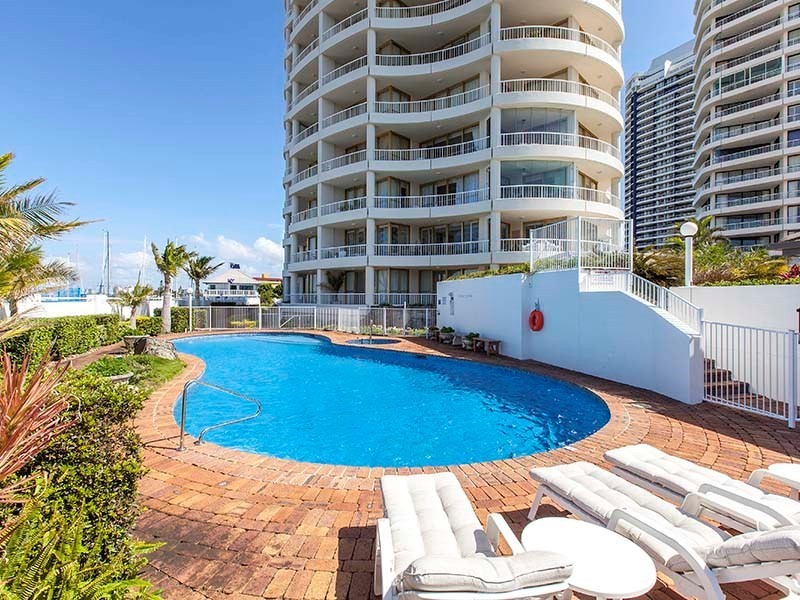 3/19 Oatlands Esplanade, Runaway Bay QLD 4216