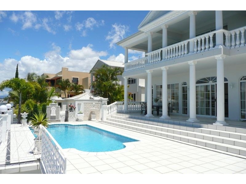 11 The Sovereign Mile, Sovereign Islands QLD 4216