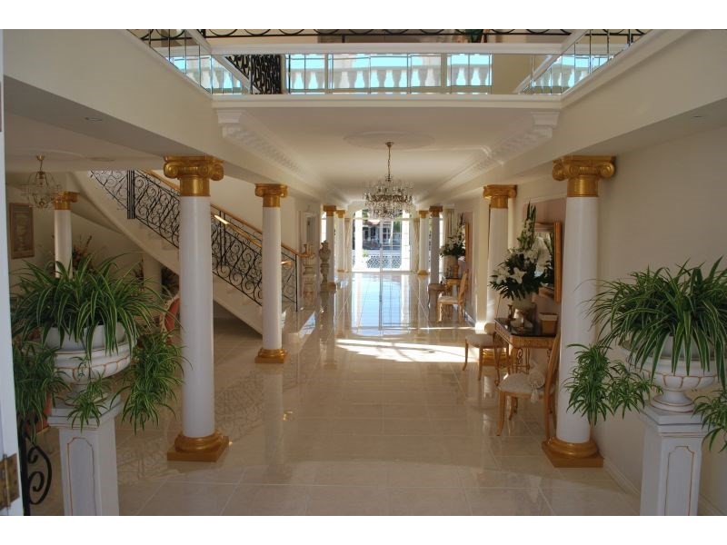 11 The Sovereign Mile, Sovereign Islands QLD 4216