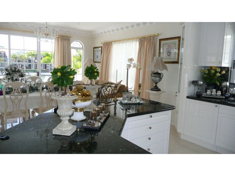 11 The Sovereign Mile, Sovereign Islands QLD 4216