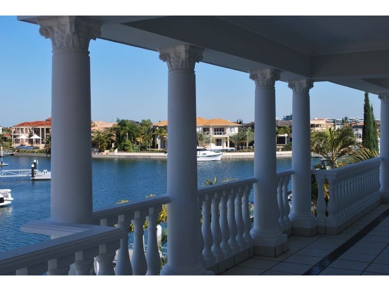 11 The Sovereign Mile, Sovereign Islands QLD 4216