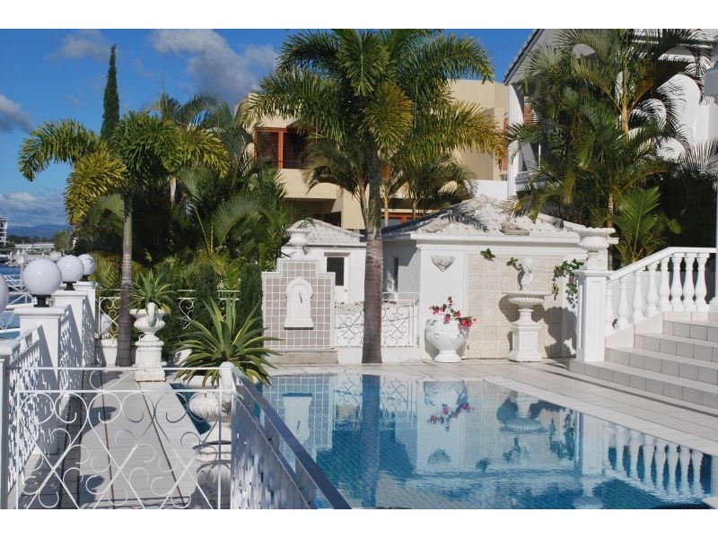 11 The Sovereign Mile, Sovereign Islands QLD 4216