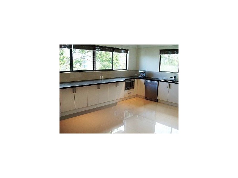 6 Marina Terrace, Hamilton Island QLD 4803