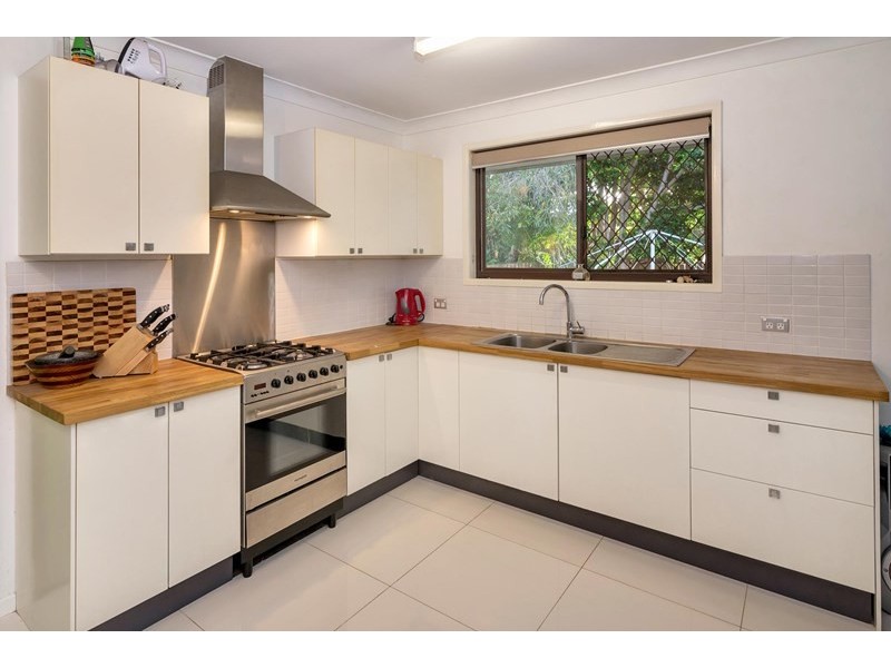 2/32 Proud Street, Labrador QLD 4215