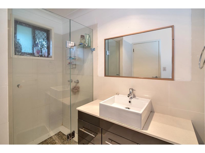 2/32 Proud Street, Labrador QLD 4215