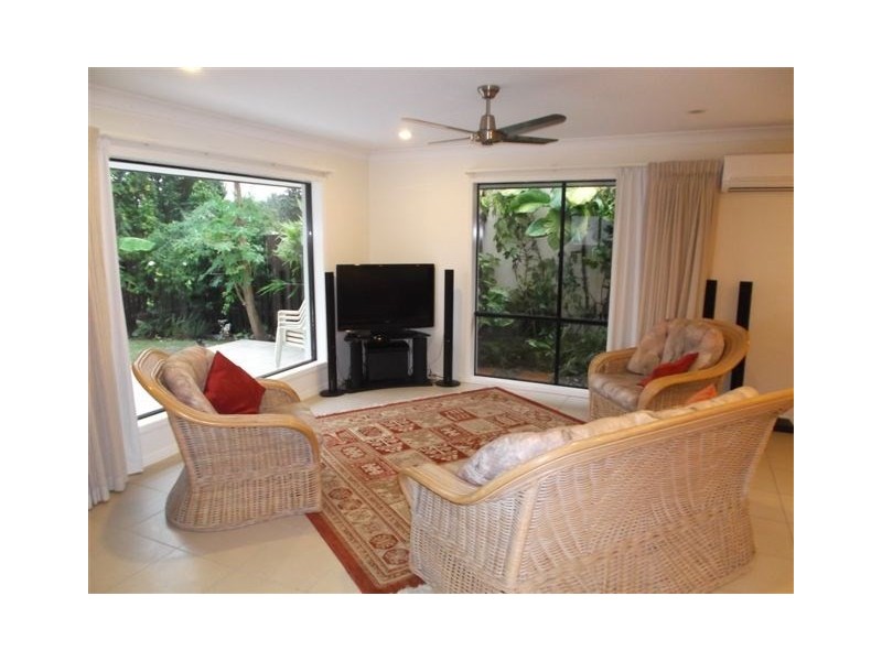 8 Hackney Court, Upper Coomera QLD 4209