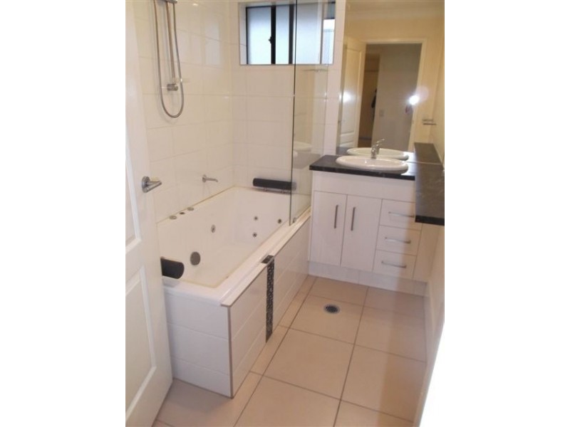 8 Hackney Court, Upper Coomera QLD 4209