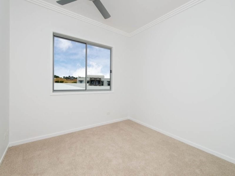 18B Compass Drive, Biggera Waters QLD 4216