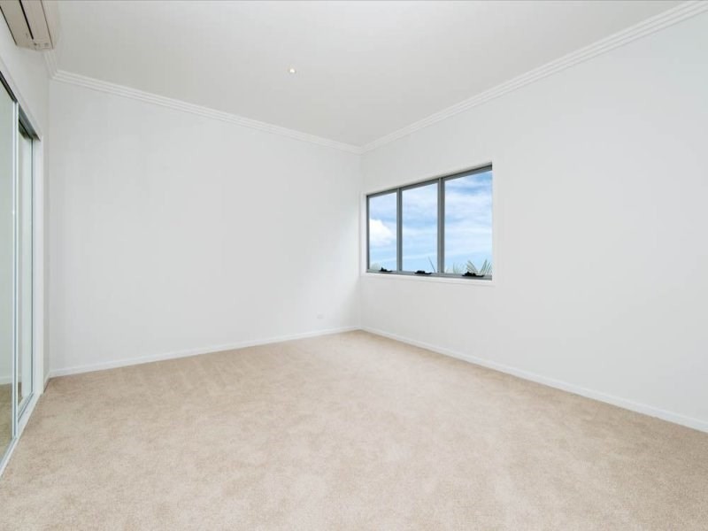 18B Compass Drive, Biggera Waters QLD 4216