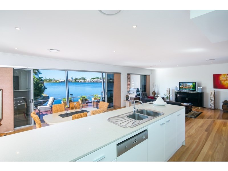 70/181 Lae Drive, Coombabah QLD 4216