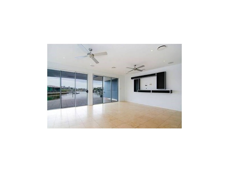 1/47 Compass Drive, Biggera Waters QLD 4216