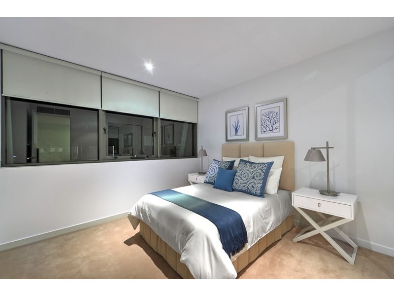 4 Marina Promenade, Paradise Point QLD 4216