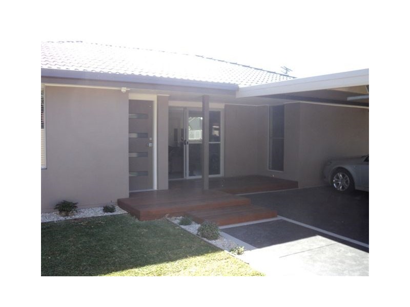 3 Matthew Flinders, Paradise Point QLD 4216