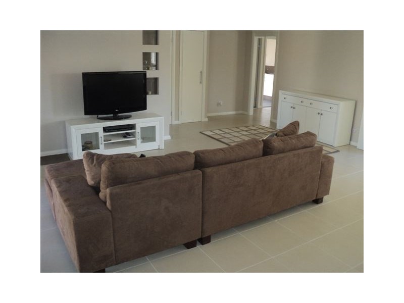 3 Matthew Flinders, Paradise Point QLD 4216