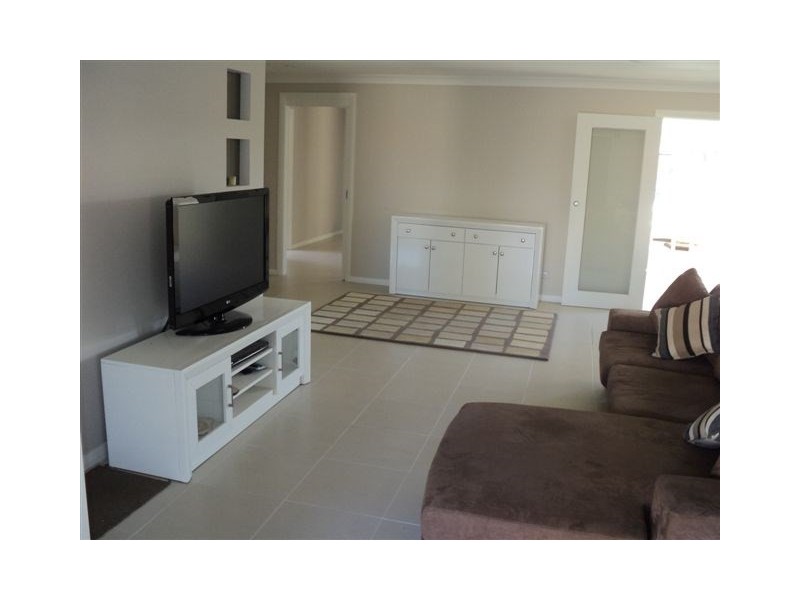 3 Matthew Flinders, Paradise Point QLD 4216