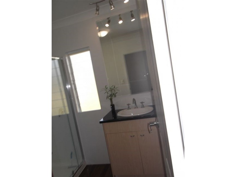 10 Sunbird Avenue, Paradise Point QLD 4216