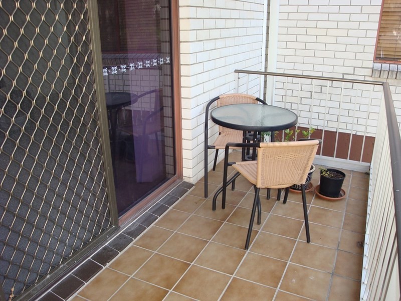 4/8 Baker Avenue, Labrador QLD 4215