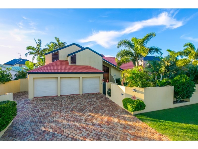 4 Smugglers Place, Runaway Bay QLD 4216