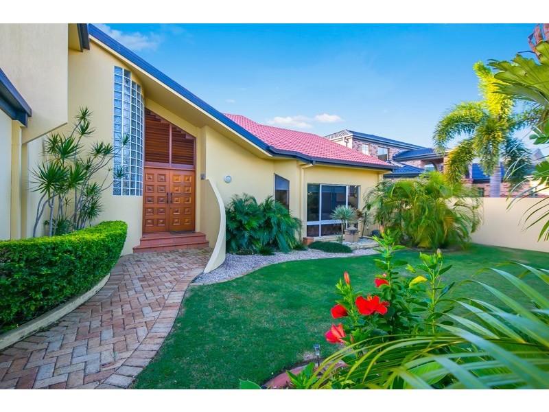 4 Smugglers Place, Runaway Bay QLD 4216