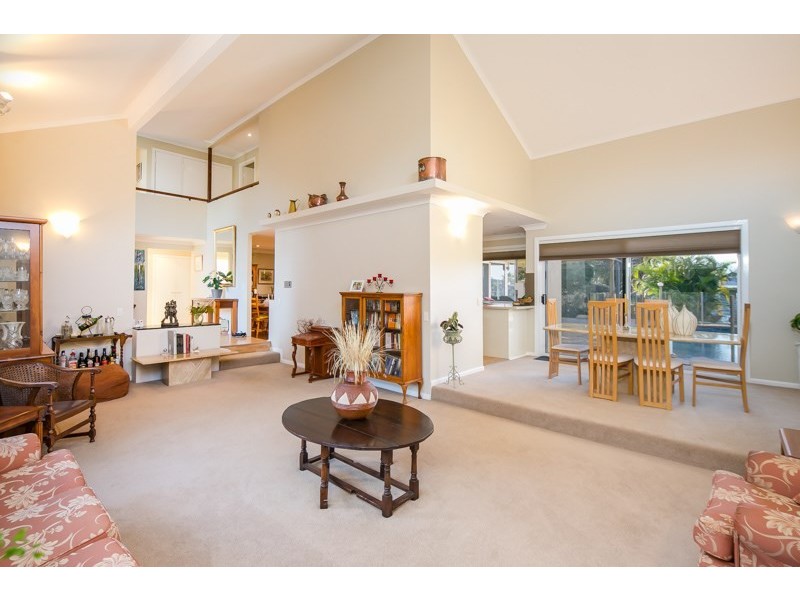 4 Smugglers Place, Runaway Bay QLD 4216