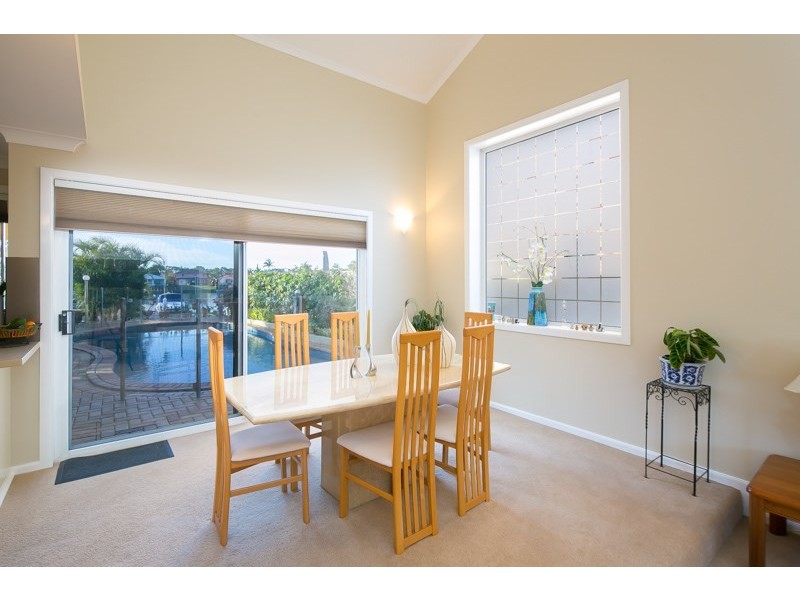 4 Smugglers Place, Runaway Bay QLD 4216