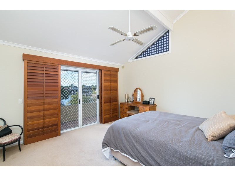 4 Smugglers Place, Runaway Bay QLD 4216