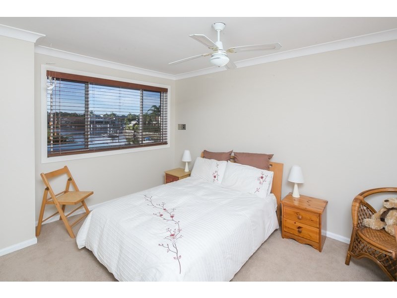 4 Smugglers Place, Runaway Bay QLD 4216