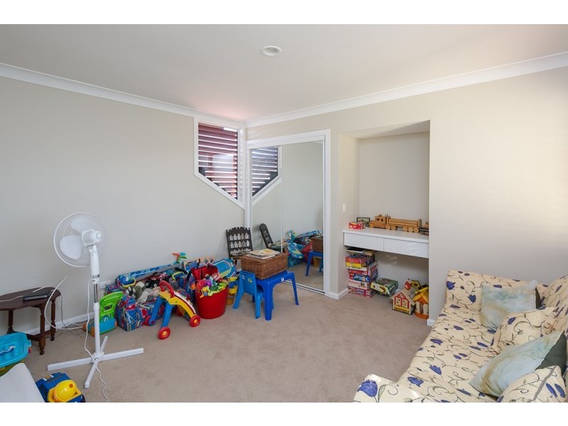 4 Smugglers Place, Runaway Bay QLD 4216