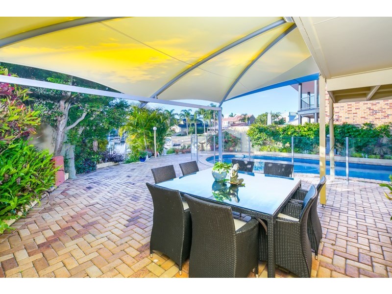 4 Smugglers Place, Runaway Bay QLD 4216