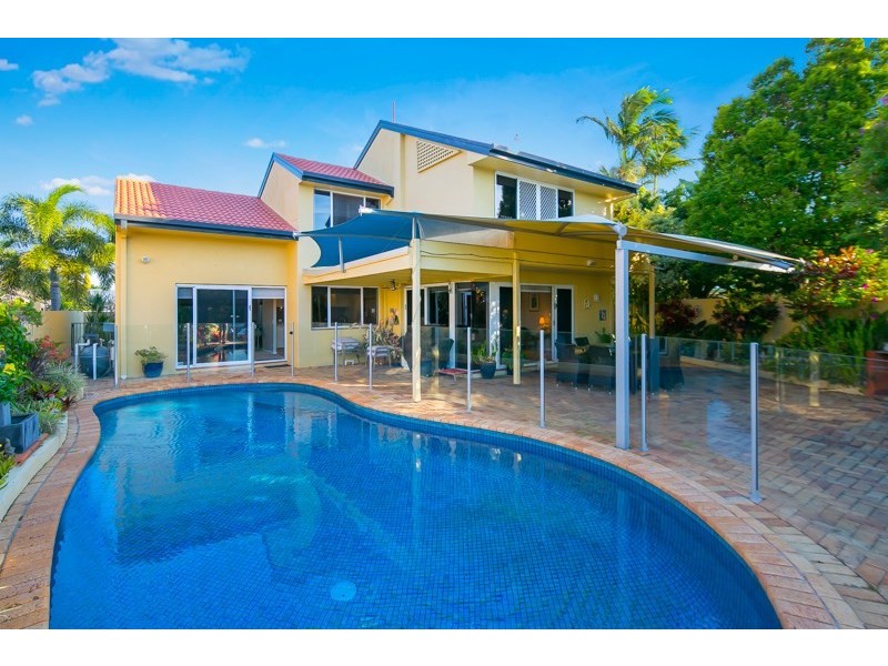 4 Smugglers Place, Runaway Bay QLD 4216