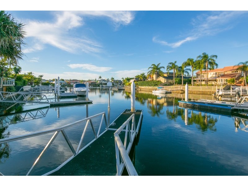 4 Smugglers Place, Runaway Bay QLD 4216