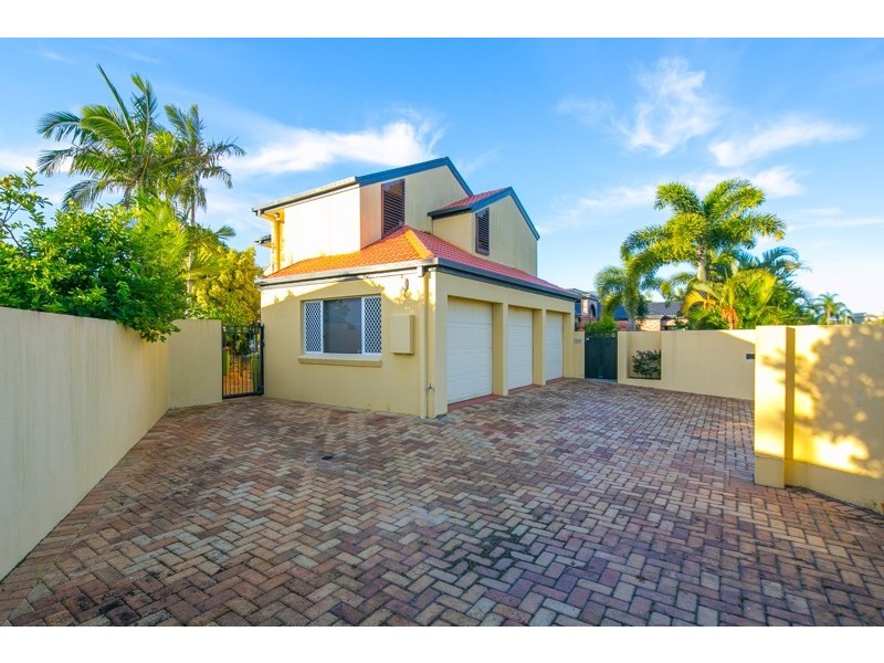 4 Smugglers Place, Runaway Bay QLD 4216