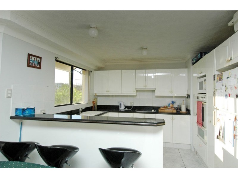 12 Canal Avenue, Runaway Bay QLD 4216