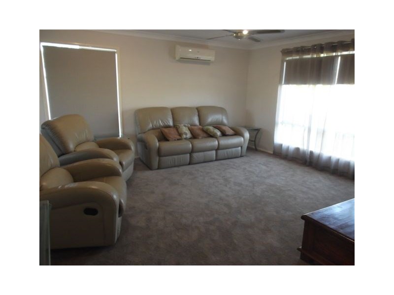 154 Christina Ryan Way, Arundel QLD 4214