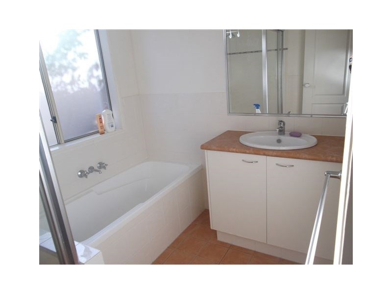 154 Christina Ryan Way, Arundel QLD 4214