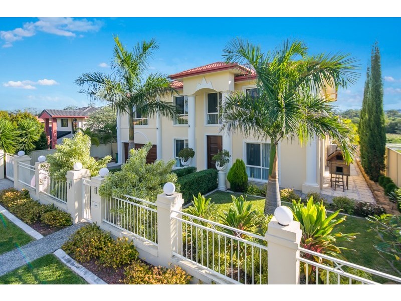 64 Golden Bear Drive, Arundel QLD 4214