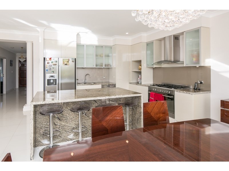 64 Golden Bear Drive, Arundel QLD 4214