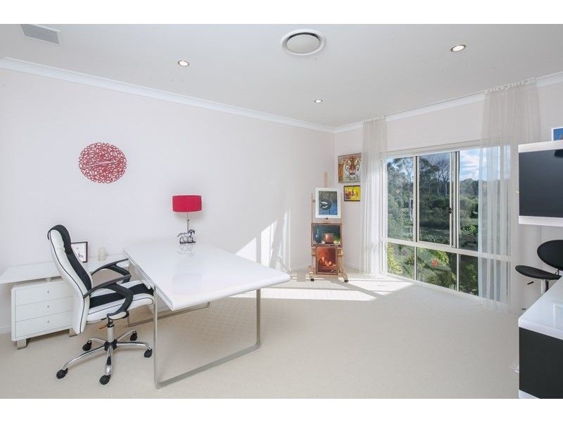 64 Golden Bear Drive, Arundel QLD 4214