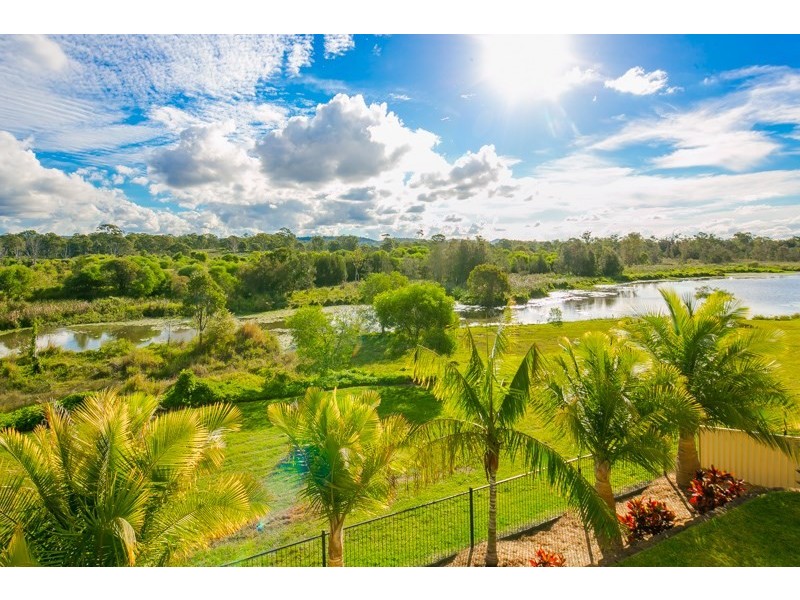 64 Golden Bear Drive, Arundel QLD 4214