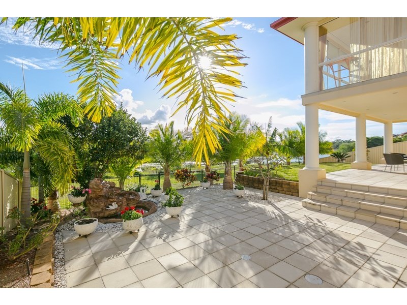 64 Golden Bear Drive, Arundel QLD 4214