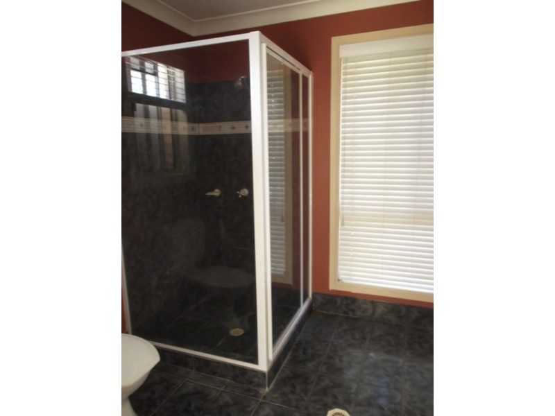 28 Akoonah Street, Hope Island QLD 4212