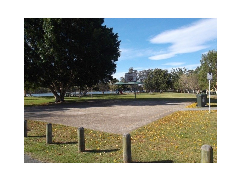 28 Akoonah Street, Hope Island QLD 4212