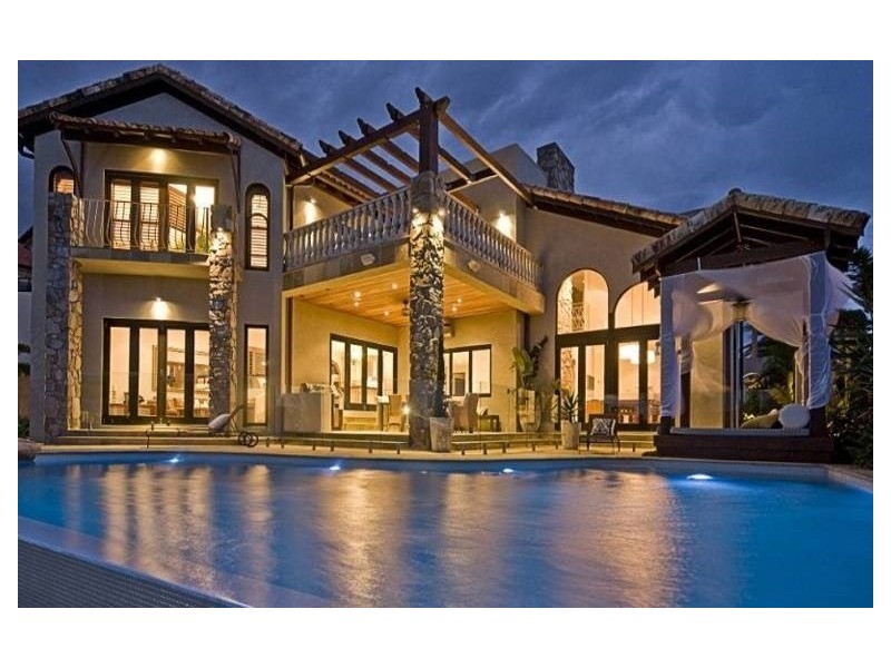 52 Royal Albert Crescent, Sovereign Islands QLD 4216