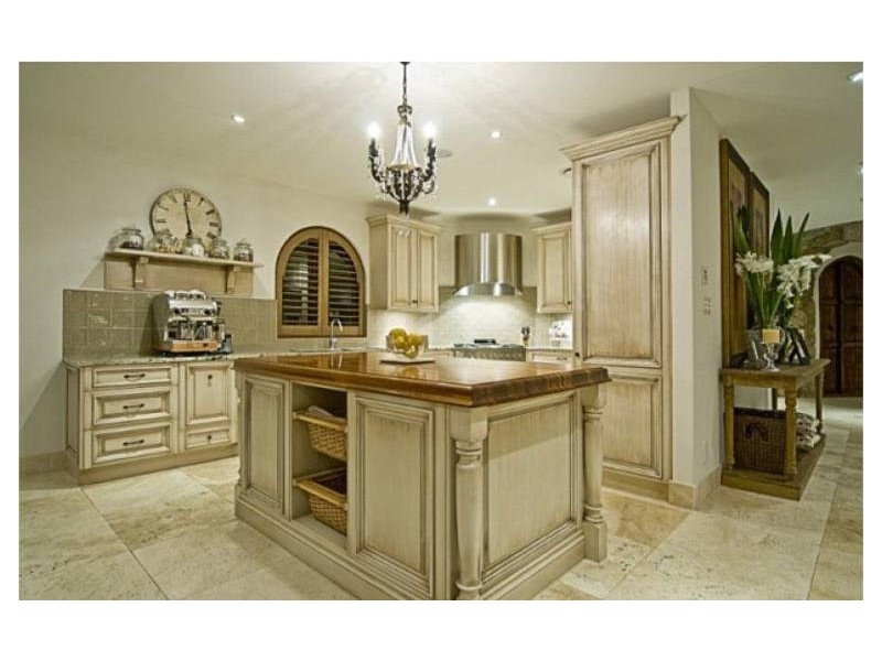 52 Royal Albert Crescent, Sovereign Islands QLD 4216